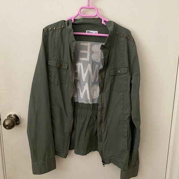 This is a jacket with “BE AWESOME” on the back - Picture 3 of 4